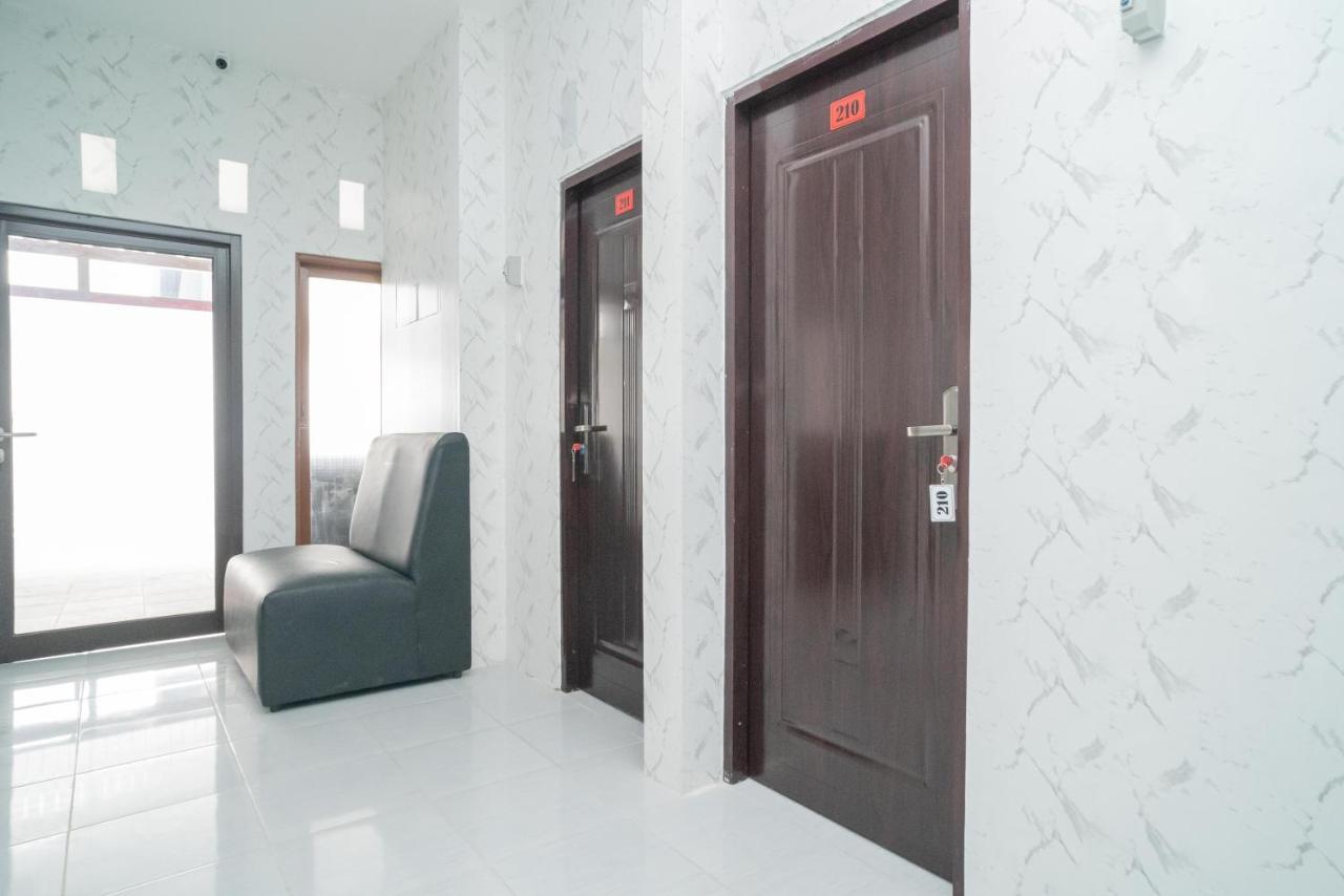 Reddoorz Near Sarinah Jakarta Exterior photo